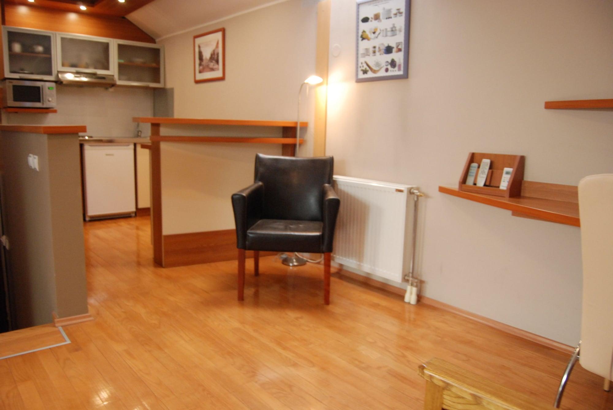 Car Royal Apartments And Rooms โนวีซาด ภายนอก รูปภาพ