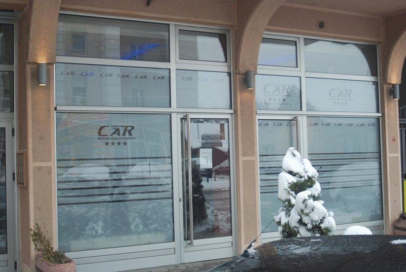 Car Royal Apartments And Rooms โนวีซาด ภายนอก รูปภาพ